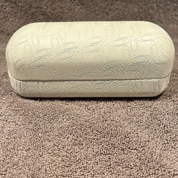 Oakley sunglasses case - Picture 1 of 6